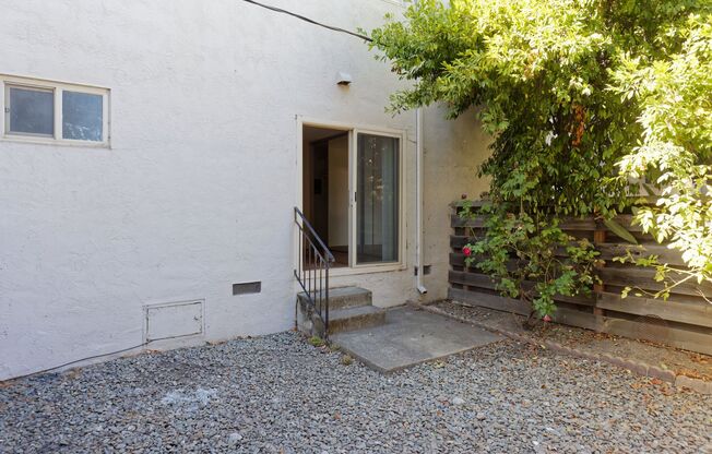 1 bed, 1 bath, 650 sqft, $2,020, Unit 23