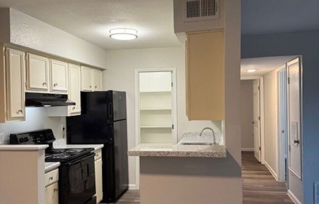 2 beds, 1 bath, 873 sqft, $1,140, Unit 03-0301