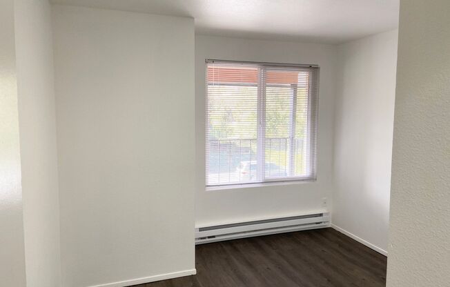 2 beds, 1.5 baths, 950 sqft, $2,350, Unit 326