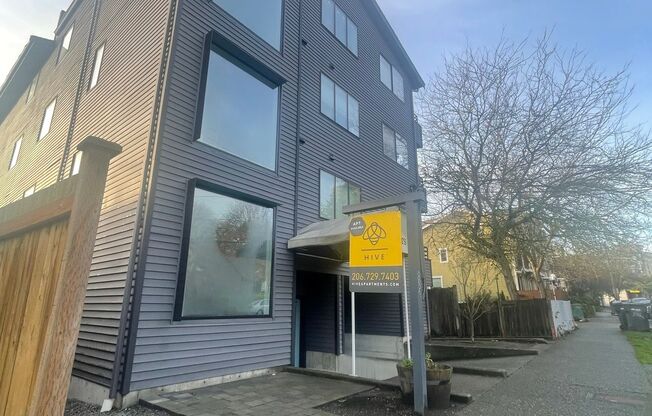 6813 LIVE STEPS TO GREEN LAKE PARK AND RETAIL CORE