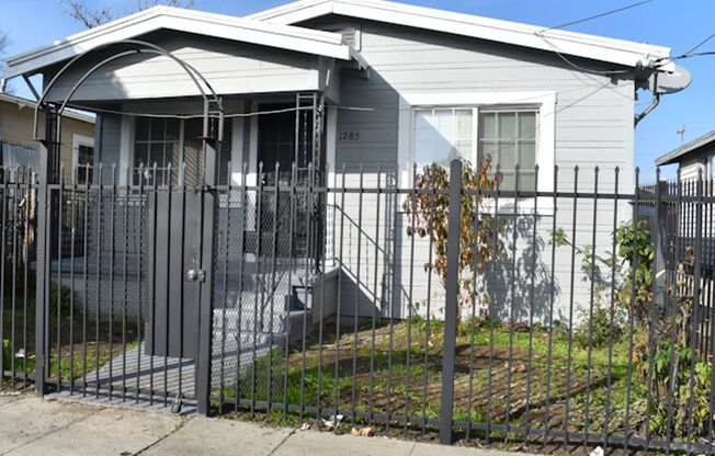 Great 4 Bedroom 2 Bath House