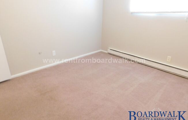 2 beds, 1 bath, 644 sqft, $995, Unit 161  E Beryl Ave - #7