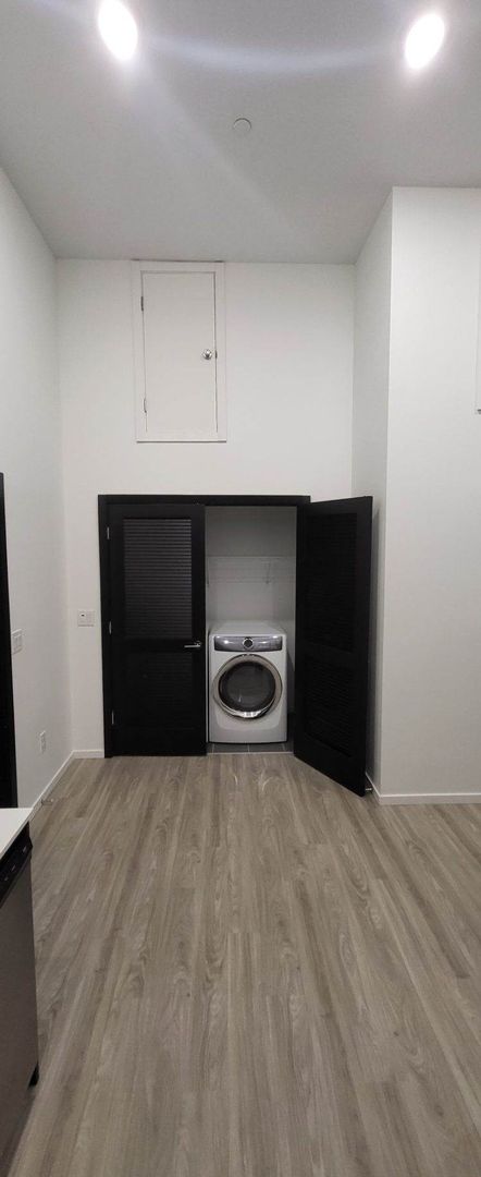 1 bed, 1.5 baths, 1,002 sqft, $2,800, Unit 105 LIVE WORK