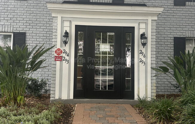 296 LEWFIELD CIR