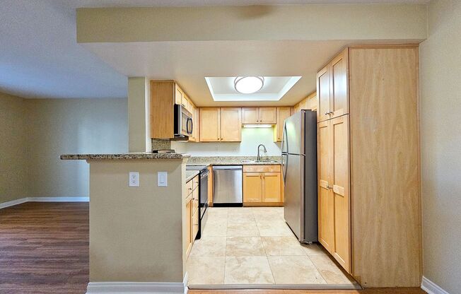 3 beds, 2 baths, $2,995, Unit 43