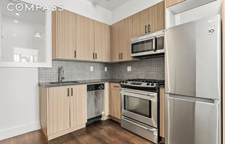 3 beds, 1.5 baths, $2,895, Unit 1L