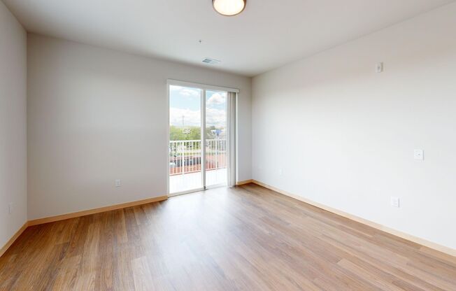 1 bed, 1 bath, 845 sqft, $1,625, Unit #323