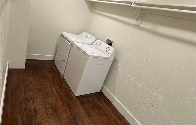 1 bed, 1 bath, 690 sqft, $895, Unit 108