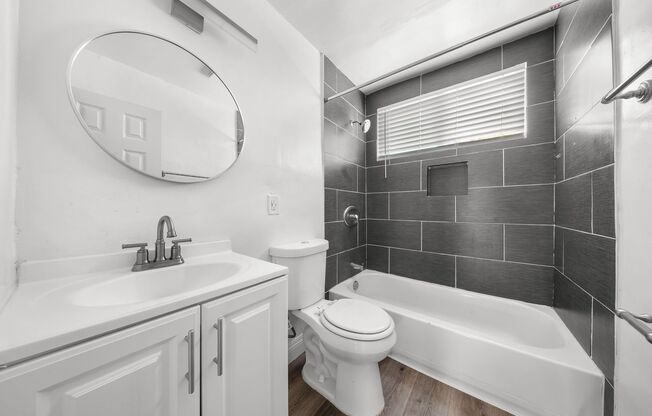 405 W 10th St