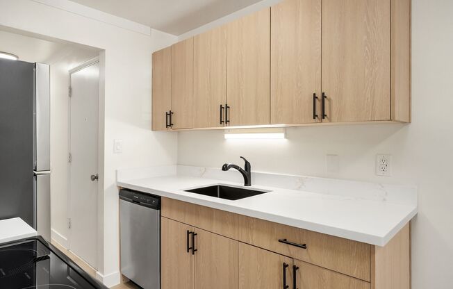 2 beds, 1 bath, 765 sqft, $1,895, Unit Unit 14