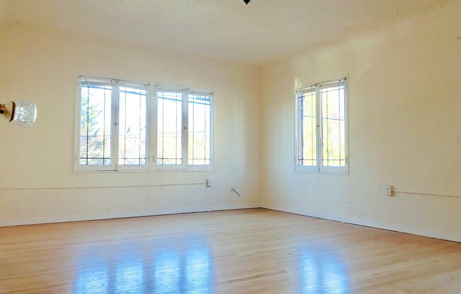 1 bed, 1 bath, 590 sqft, $2,095, Unit 13