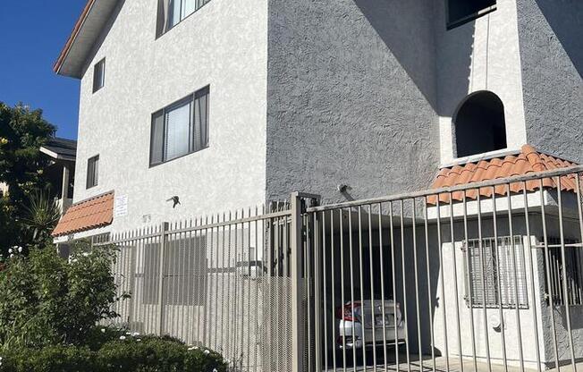 13632 Kornblum Avenue