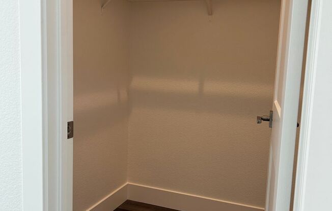 Studio, 1 bath, $1,895