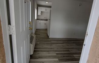 Sharp 1 Bed/1 Bath Updated Apt