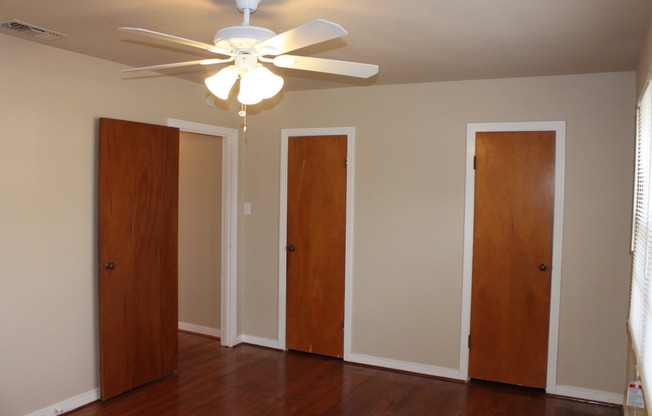 3 beds, 1 bath, $1,050