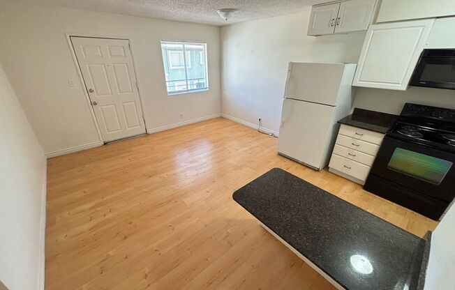 1 bed, 1 bath, 680 sqft, $995, Unit D25