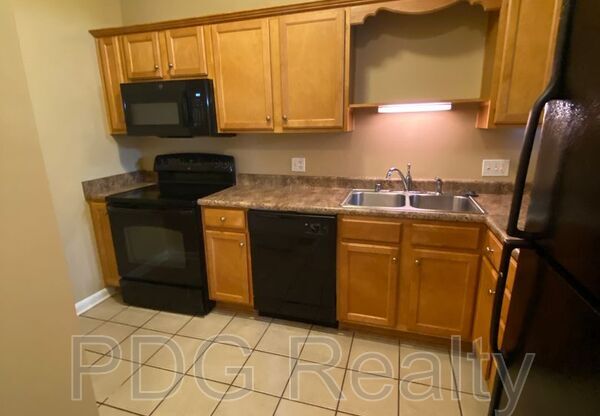 4500 WESTPORT WOODS LN