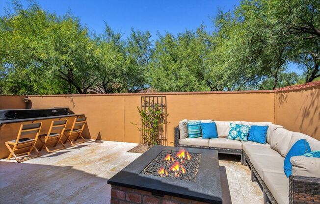 Furnished or Unfurnished Option -  Beautiful 3-bedroom, 2 bathroom home in the heart of Scottsdale, Arizona!
