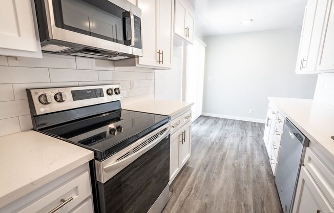 3 beds, 2 baths, 1,195 sqft, $3,498, Unit 401