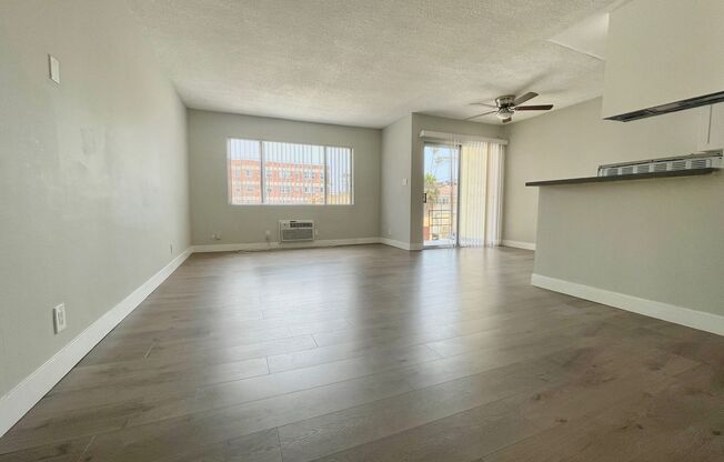 2 beds, 1.5 baths, $2,210, Unit 3