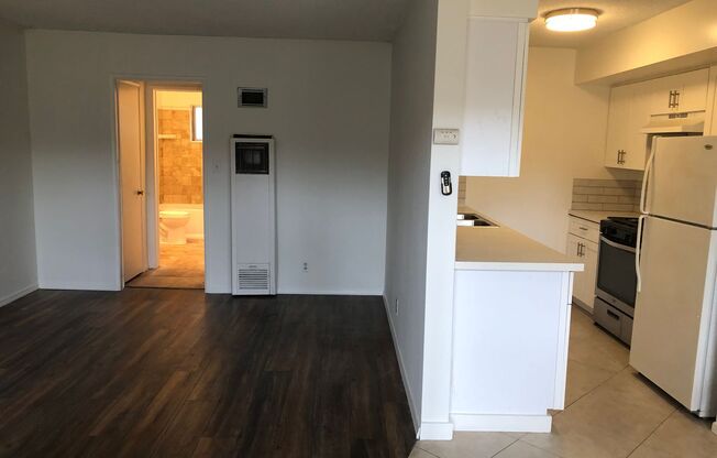 1 bed, 1 bath, $1,965, Unit B