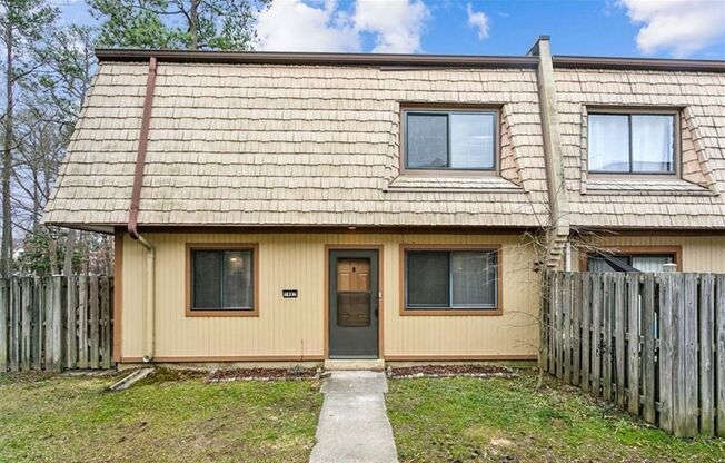 Remodeled Townhouse Ready for A New Tenant