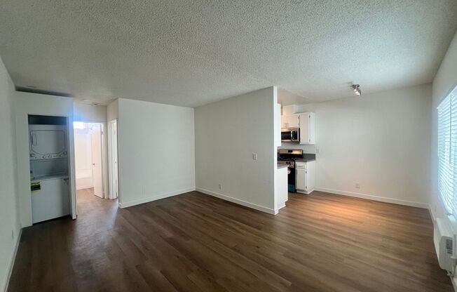 1 bed, 1 bath, 579 sqft, $1,895, Unit 28