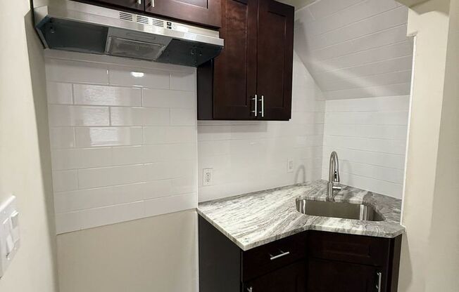 BRAND NEW 1 BED 1 BATH APARTMENT FOR RENT.