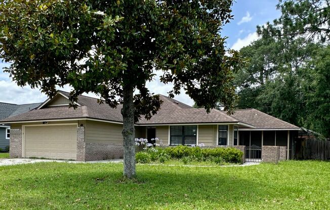 Charming 3 bedroom, 2 bath Home with Incredible Curb Appeal in Desirable Argyle Forest!