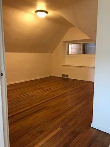 2 beds, 1 bath, $750, Unit 3