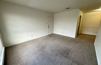 2 beds, 1 bath, 850 sqft, $700, Unit Unit 8