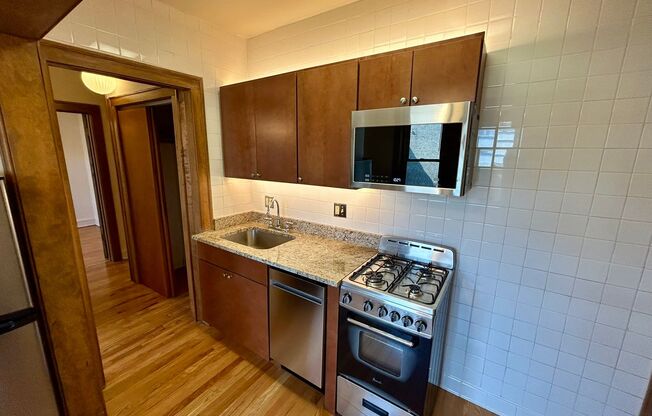 1 bed, 1 bath, 500 sqft, $2,135, Unit 233-310