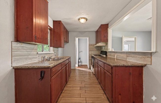 Spacious 4-Bedroom, 2-Bath Home Near Downtown Houston & Texas Medical Center