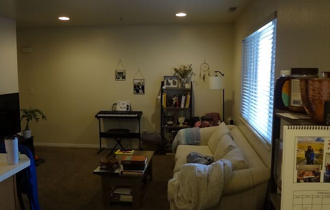 Perfect One Bedroom next to Provo Rec Center, Park and near Utah Valley Hospital.