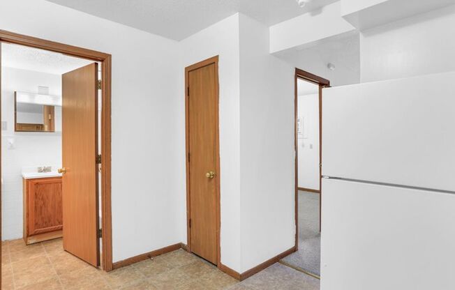 1005 E COLORADO