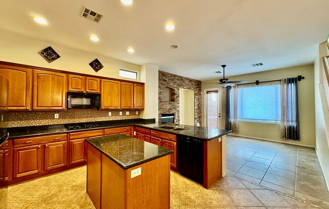 SUMMERLIN POOL HOME WITH SOLAR POWER, 4 BEDROOMS, 3 FULL BATHS!