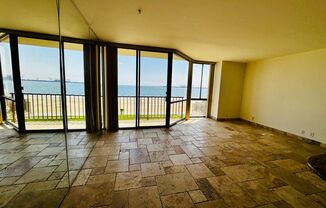 Oceanview 1 Bedroom with Beach Access for Rent on Ocean Blvd!