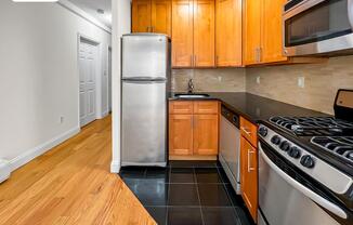 250 W 105 ST