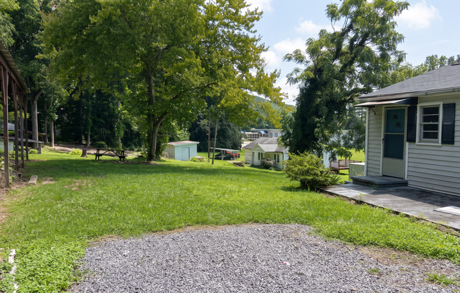 Spacious 1-Bedroom Apartment in Lenoir – $1,000/Month