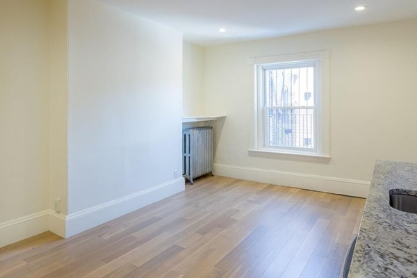 301 NEWBURY ST