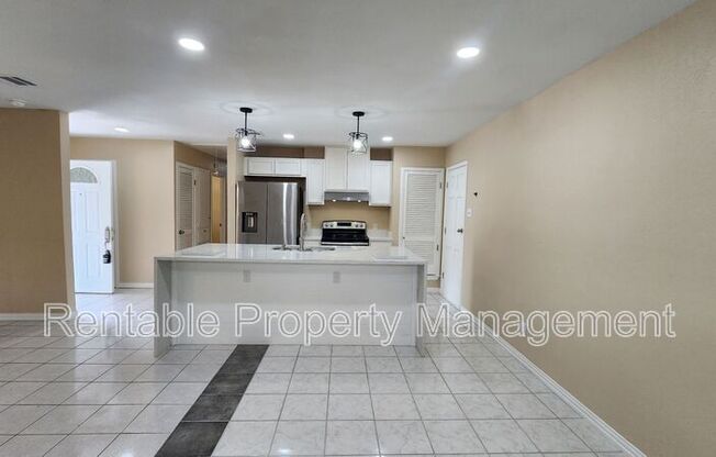 704 ROYCE DR