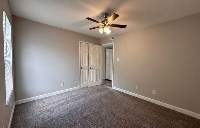 2 beds, 1 bath, 750 sqft, $1,238, Unit 245w