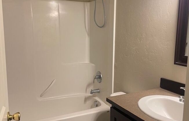 3 beds, 3.5 baths, 1,800 sqft, $1,995, Unit 101 ALKI (FS10) 12U