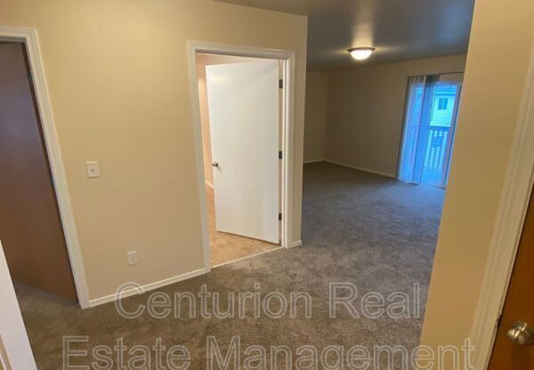 2 beds, 2 baths, 994 sqft, $1,495