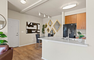 2 beds, 2 baths, 1,009 sqft, $1,725