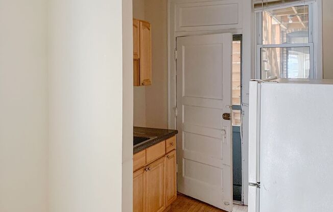 1 bed, 1 bath, 660 sqft, $1,590, Unit 2202-2