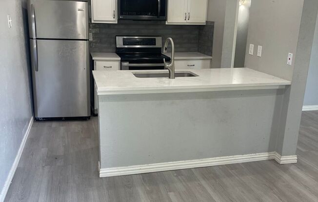Large 2 Bedroom Condo minutes from SMU and Lower Greenville!