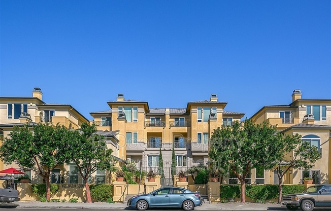 4057 1st Ave Unit 306