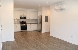 2 beds, 2 baths, $2,400, Unit Apt. 70