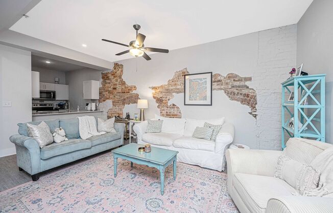 2 beds, 2 baths, 950 sqft, $2,200, Unit 206